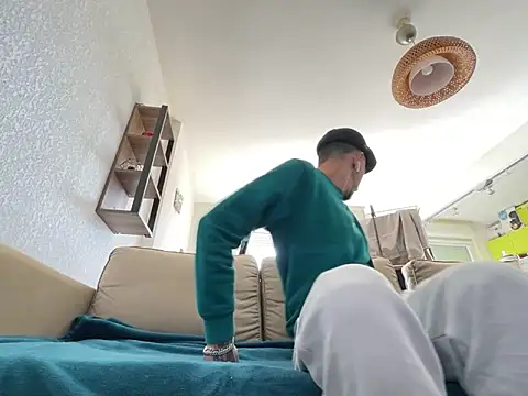 Rebeu313 online show from March 10, 10:26 am