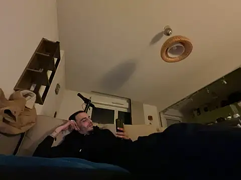 Rebeu313 online show from March 16, 1:07 am