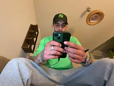 Rebeu313 online show from March 17, 11:00 pm