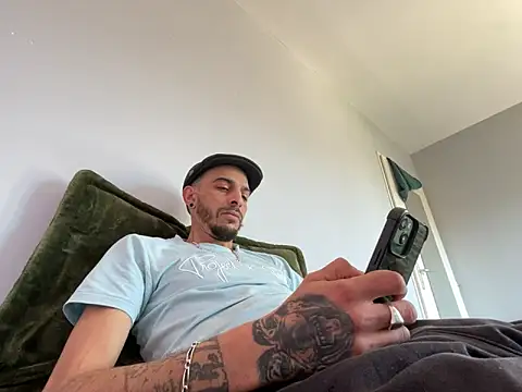 Rebeu313 online show from March 21, 10:31 am