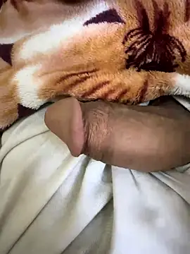 Snapshot of hamed-697 chatting on December 3, 10:39 am hamed-697 online show from December 3, 10:39 am