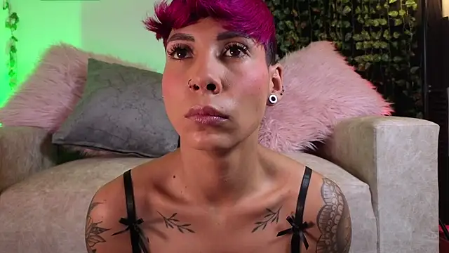 MiaMorgan  online show from November 8, 2:28 pm