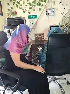 NAJWA-ARAB online show from December 17, 2:33 pm