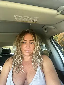 Snapshot of sunshinekisses chatting on October 14, 5:25 pm sunshinekisses online show from October 14, 5:25 pm