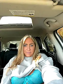 Snapshot of sunshinekisses chatting on October 16, 5:25 pm sunshinekisses online show from October 16, 5:25 pm