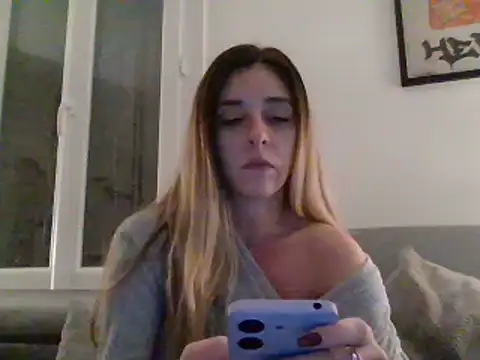 MissBella131 online show from December 9, 8:23 pm