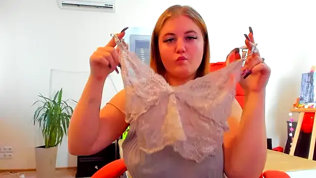 Snapshot of Doliss chatting on January 25, 7:28 am Doliss online show from January 25, 7:28 am