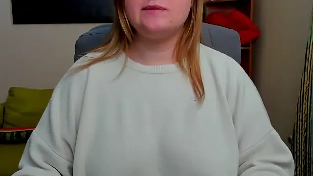 Snapshot of Doliss chatting on February 25, 8:03 am Doliss online show from February 25, 8:03 am