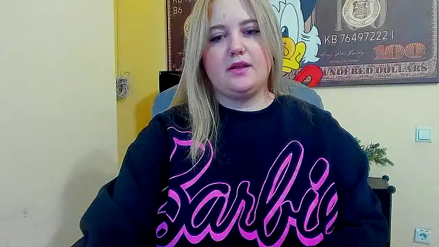 Snapshot of Doliss chatting on October 2, 5:58 am Doliss online show from October 2, 5:58 am