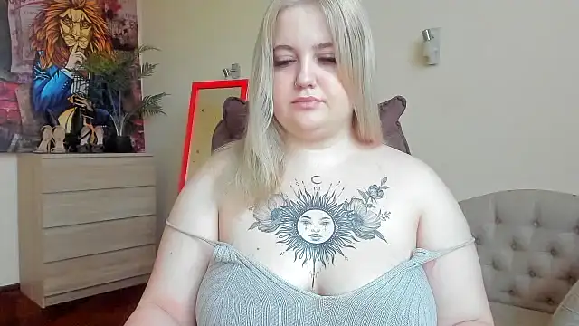 Snapshot of Doliss chatting on October 7, 6:10 am Doliss online show from October 7, 6:10 am