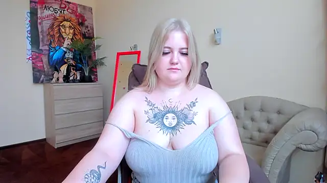 Snapshot of Doliss chatting on October 9, 6:00 am Doliss online show from October 9, 6:00 am