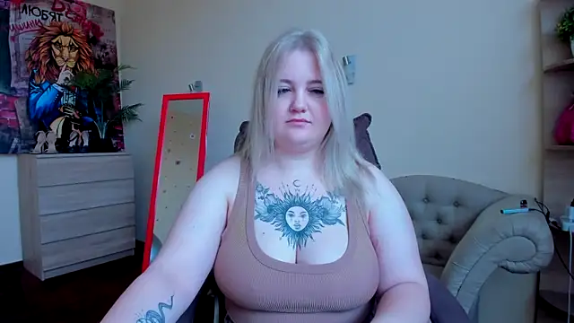 Snapshot of Doliss chatting on October 11, 6:12 am Doliss online show from October 11, 6:12 am