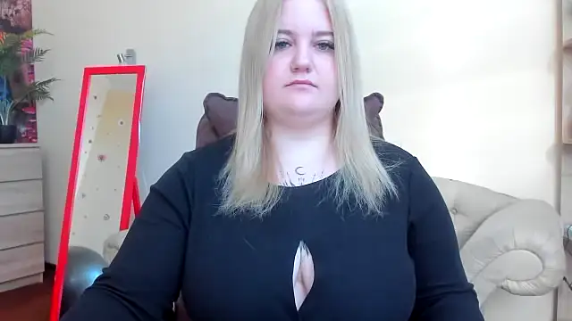 Snapshot of Doliss chatting on October 16, 6:03 am Doliss online show from October 16, 6:03 am