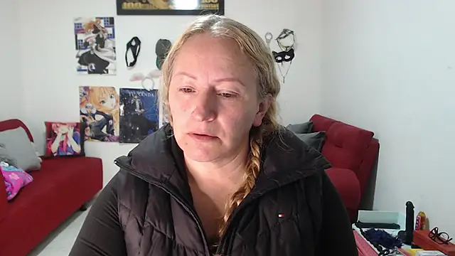 Snapshot of emperabigbootybigass chatting on October 2, 12:23 pm emperabigbootybigass online show from October 2, 12:23 pm