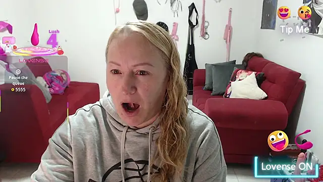 Snapshot of emperabigbootybigass chatting on November 24, 12:16 pm emperabigbootybigass online show from November 24, 12:16 pm