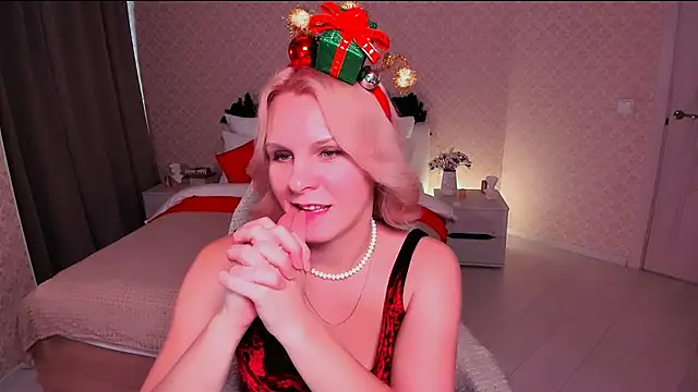 Louisa Bay online show from December 28, 10:58 am