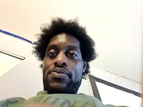 Snapshot of DevinToore chatting on December 16, 6:29 am DevinToore online show from December 16, 6:29 am