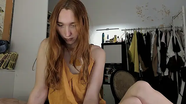 Snapshot of LisaIcon chatting on November 19, 11:43 am LisaIcon online show from November 19, 11:43 am