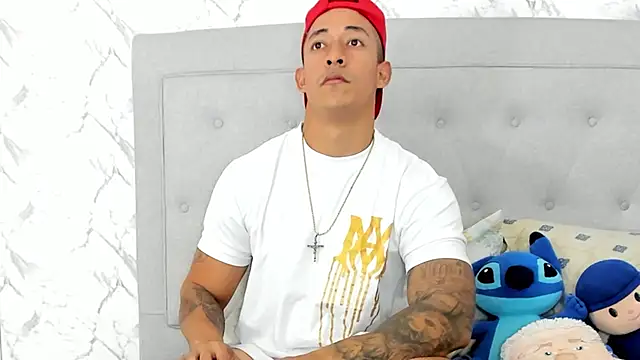 luigiferrara online show from February 23, 7:17 pm