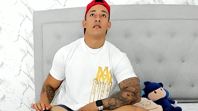 luigiferrara online show from March 22, 9:10 pm