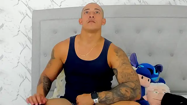 luigiferrara online show from September 16, 9:38 pm