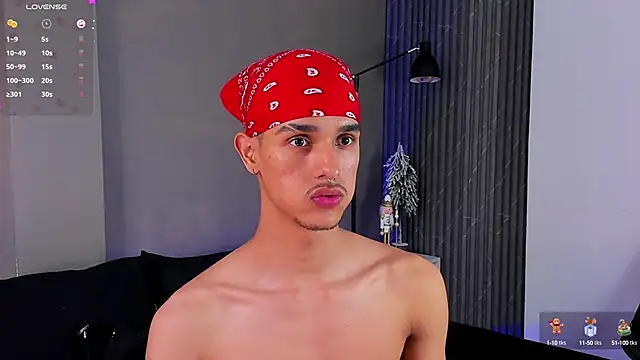 Snapshot of Busterspinter chatting on December 17, 5:58 pm Busterspinter online show from December 17, 5:58 pm