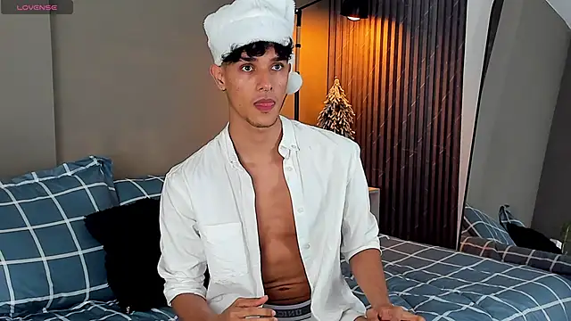 Snapshot of Busterspinter chatting on December 25, 4:22 am Busterspinter online show from December 25, 4:22 am