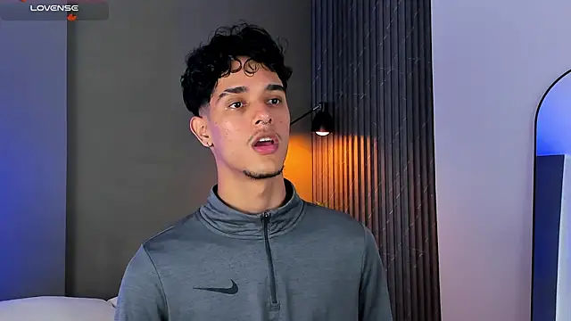 Snapshot of Busterspinter chatting on January 4, 12:27 pm Busterspinter online show from January 4, 12:27 pm