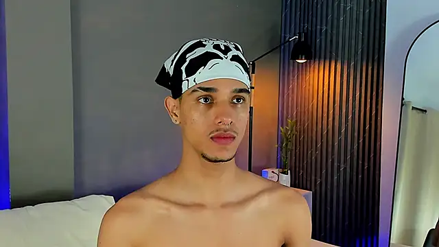 Snapshot of Busterspinter chatting on January 10, 8:40 am Busterspinter online show from January 10, 8:40 am