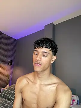 Snapshot of Busterspinter chatting on February 7, 8:01 am Busterspinter online show from February 7, 8:01 am