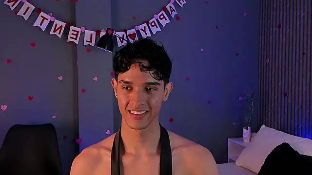 Snapshot of Busterspinter chatting on February 14, 8:10 am Busterspinter online show from February 14, 8:10 am