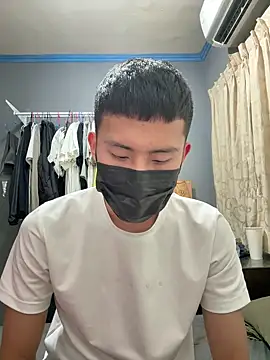 Snapshot of Benson18y chatting on December 18, 5:21 pm Benson18y online show from December 18, 5:21 pm