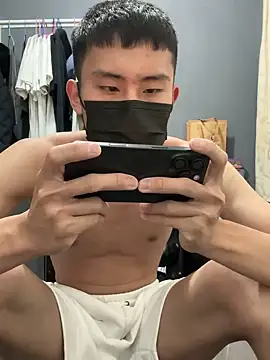 Snapshot of Benson18y chatting on January 1, 5:33 pm Benson18y online show from January 1, 5:33 pm