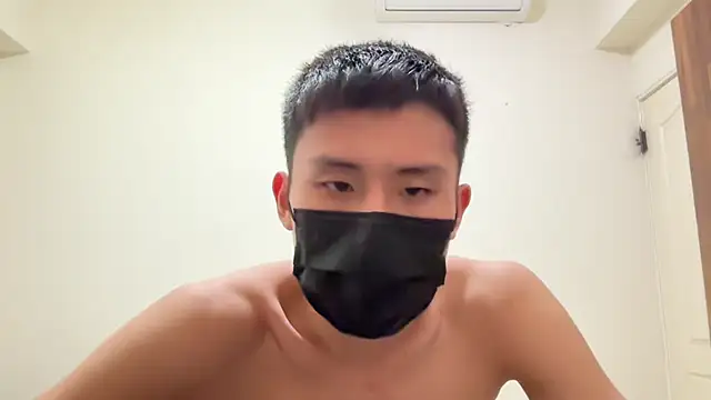 Snapshot of Benson18y chatting on January 7, 1:03 pm Benson18y online show from January 7, 1:03 pm