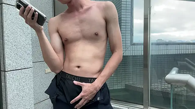 Snapshot of Benson18y chatting on December 22, 4:20 am Benson18y online show from December 22, 4:20 am