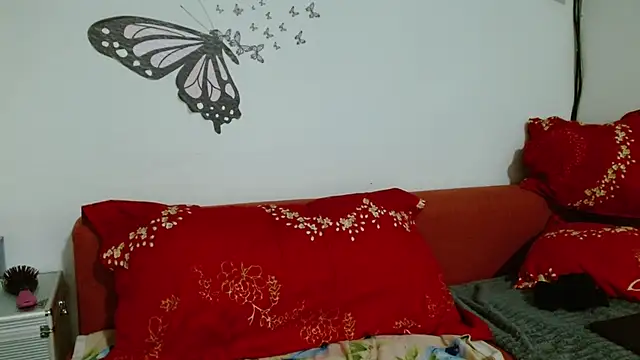 Snapshot of LadyHellene chatting on November 8, 6:29 pm LadyHellene online show from November 8, 6:29 pm