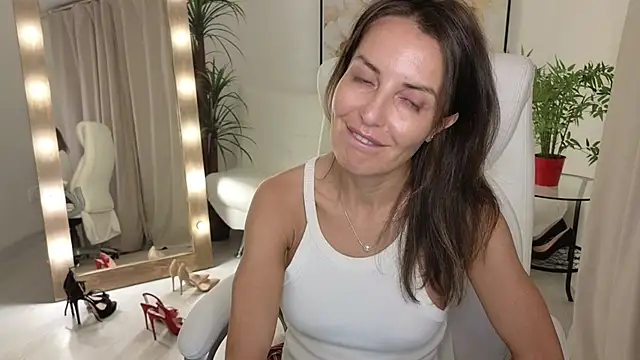 Beylly online show from February 8, 1:43 am