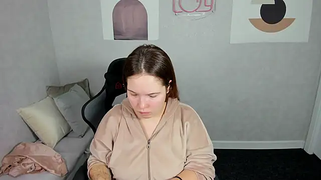 Snapshot of Aliisson_Edwards chatting on February 5, 12:31 am Aliisson Edwards online show from February 5, 12:31 am