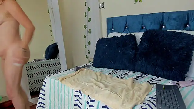 cristalwalker   online show from March 21, 6:51 pm