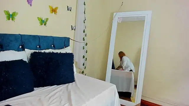 cristalwalker   online show from October 14, 11:33 am