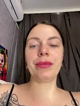 Lola Hale online show from March 19, 5:39 pm