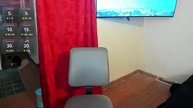 Sofi F w online show from April 15, 8:20 pm