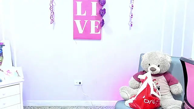 Snapshot of Andy_Gamboa chatting on March 6, 1:14 pm Andy Gamboa online show from March 6, 1:14 pm