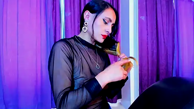 Coral Gibson online show from February 19, 6:43 pm