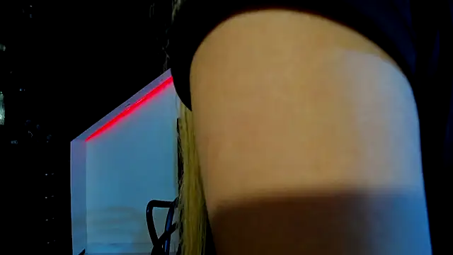 Coral Gibson online show from March 8, 1:03 pm