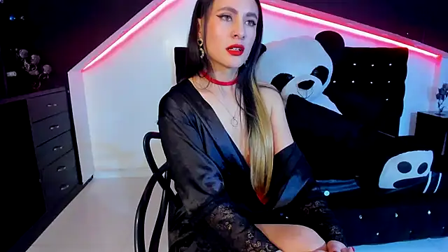 Coral Gibson online show from March 8, 7:09 pm