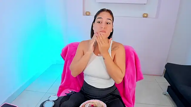 ScarlettWet9 online show from December 5, 4:31 am