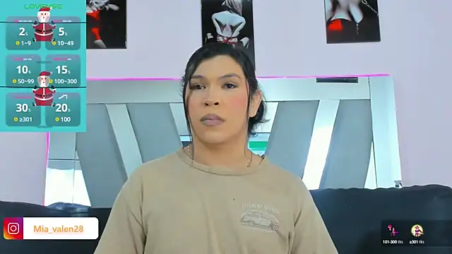 miavalentinaaa online show from December 14, 2:01 am