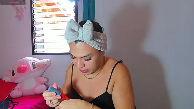 miavalentinaaa online show from November 25, 5:24 pm