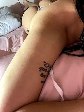 Snapshot of Vicvic69dp chatting on November 16, 10:26 pm Vicvic69dp online show from November 16, 10:26 pm